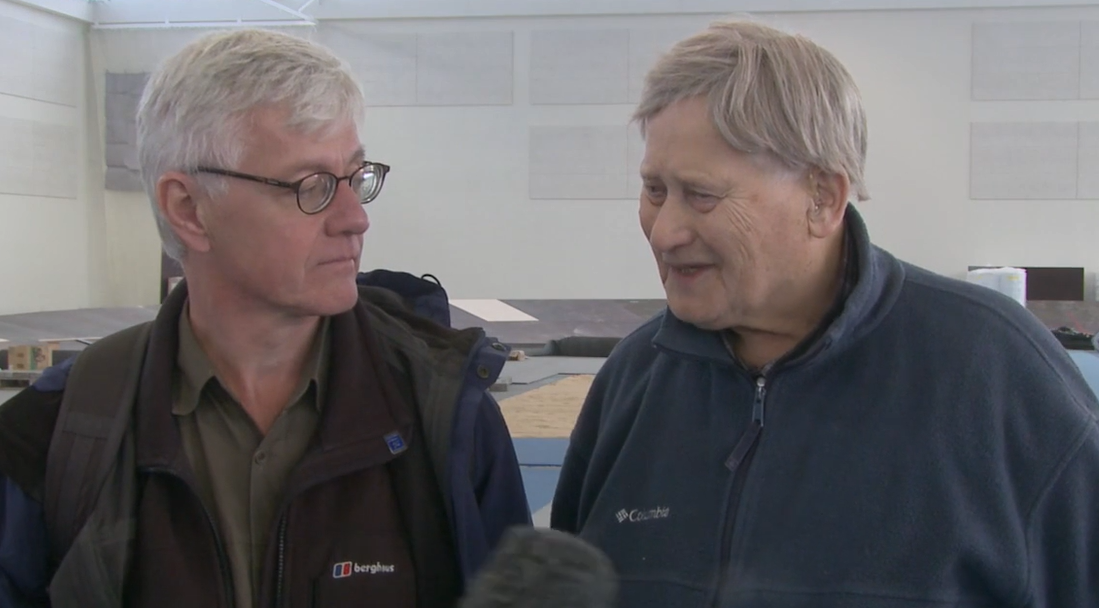 Halli frjálsi og Guðmundur Rúnar skoða Frjálsíþróttahús FH